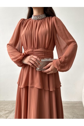 yavruağzı taşlı fırfır detay abiye